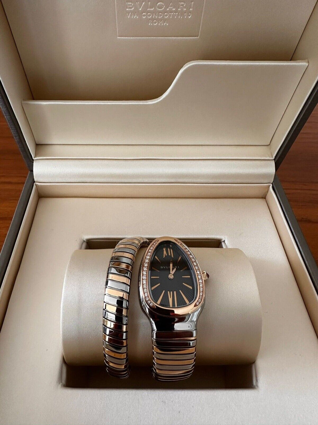 BVLGR SERPENTI BLACK DIAL